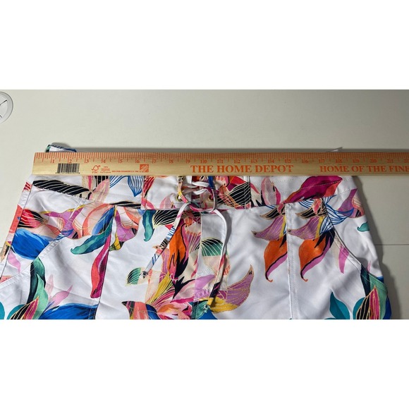 La Blanca White Tropical Floral Lace Up Mid Waisted Shorts Womens XL - Picture 8 of 9